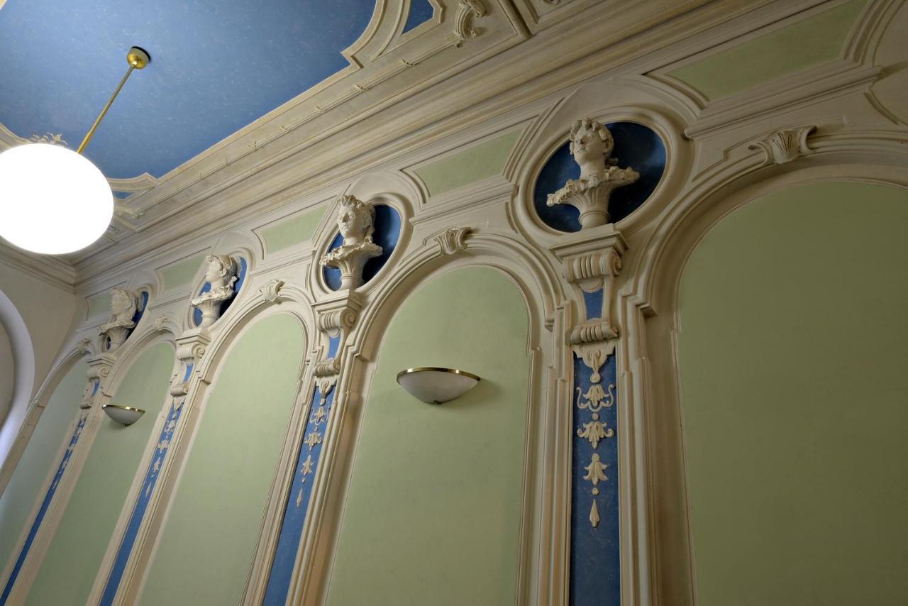 Magnificent King Suite — Photos 1